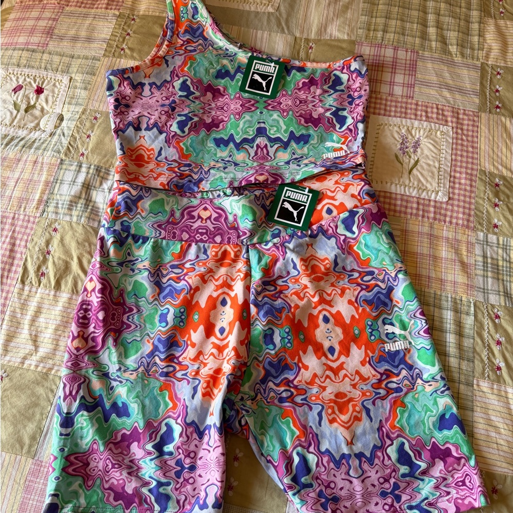 Puma Ladies Colorful Abstract 2 pc 30” Waist shorts-biking- athletic‎ Set NWT